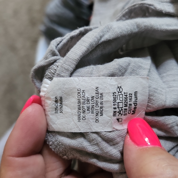 High-low Capsleeve Tee - Picture 6 of 6